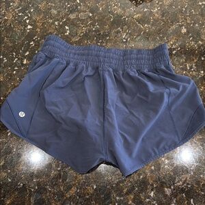 lululemon hotty hot high rise 2.5”